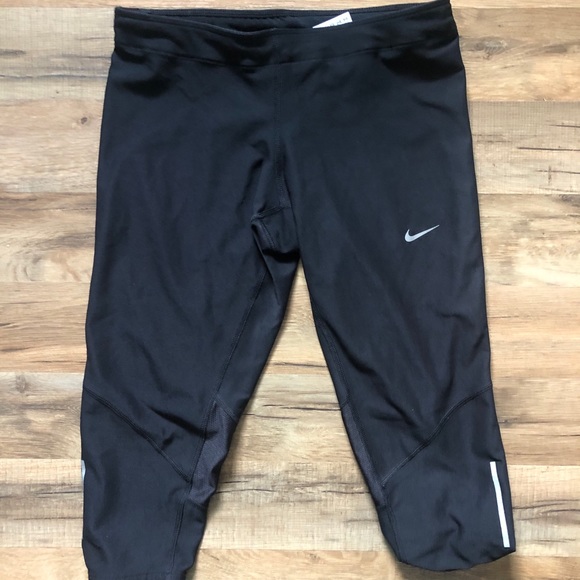 Nike Other - Nike Women mid rise crop leggings